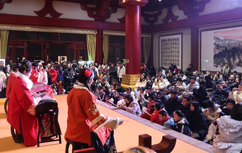 越王樓舉辦“喜迎元旦，跨年免費登越王樓”活動